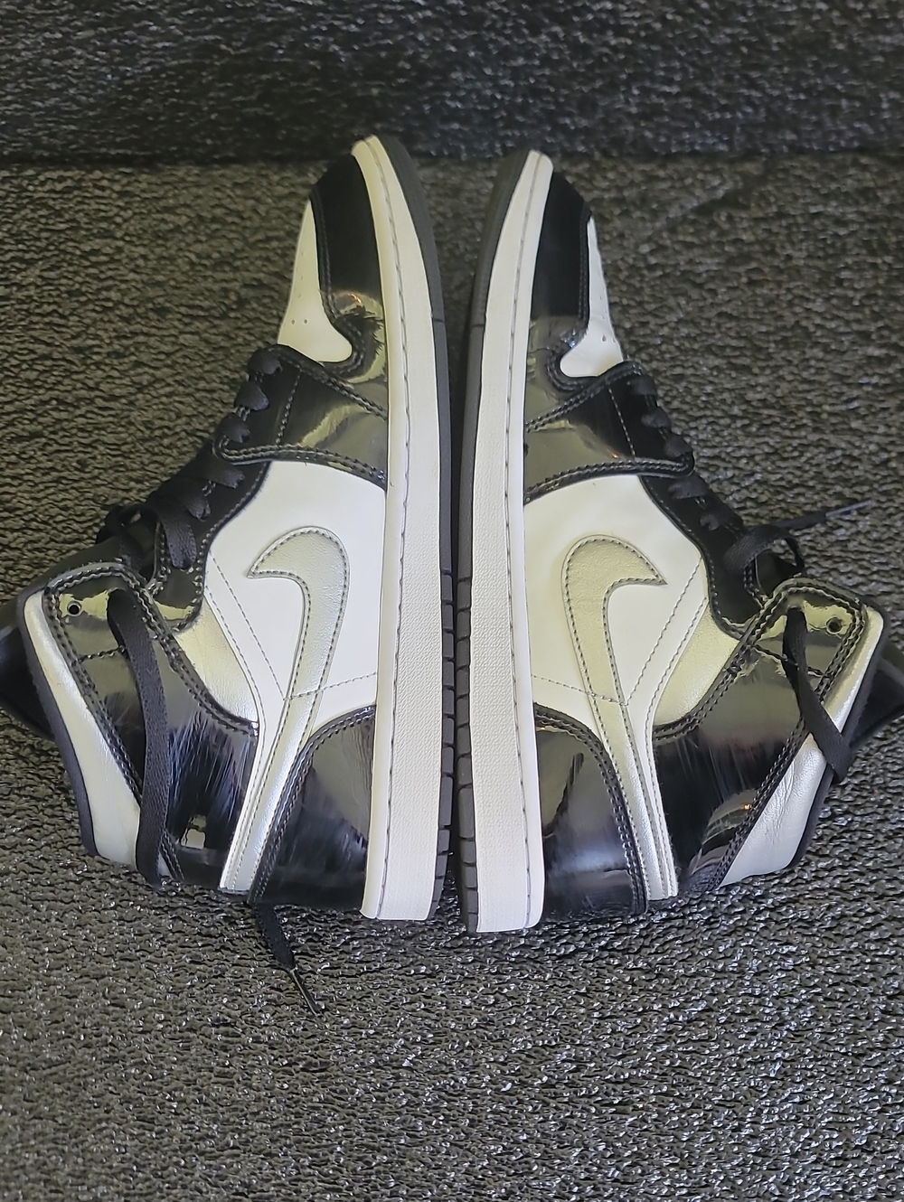 Nike Air Jordan 1 Mid SE "Metallic Silver/Metallic Gold" Mens 8 Fast Shipping - Picture 4 of 16